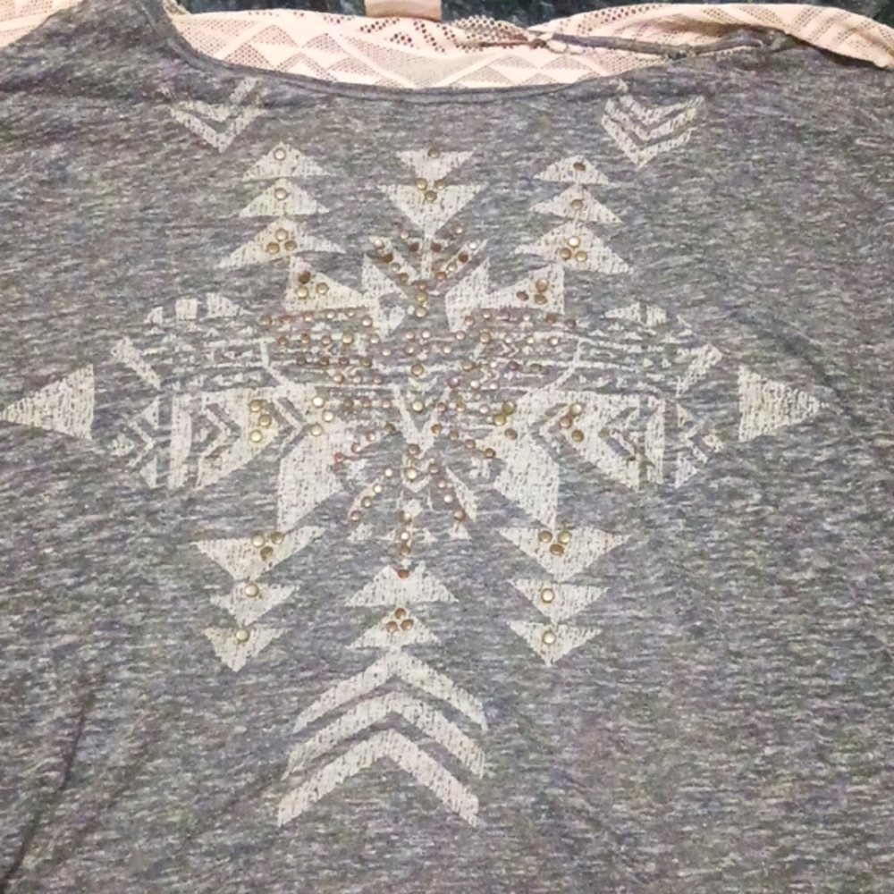 Gray Daytrip arrows design